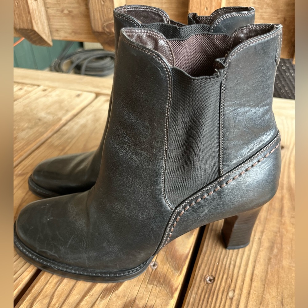 Cole Haan Women's Sz 8.5 
Black Leather Darby Slip On Stretch Ankle Bootie